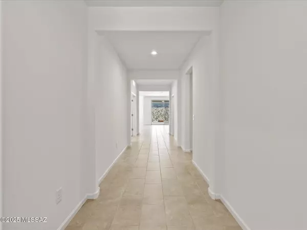 Tucson, AZ 85748,240 N Sunny Cove Place