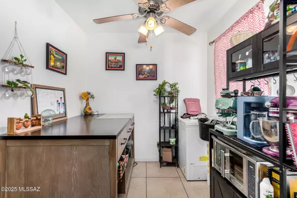 Tucson, AZ 85712,1600 N Wilmot Road #UNIT 160