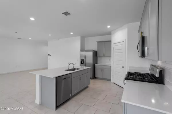 Vail, AZ 85641,12798 E Joffroy Drive