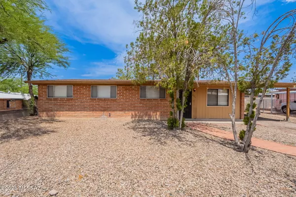 8011 E Timrod Street, Tucson, AZ 85710