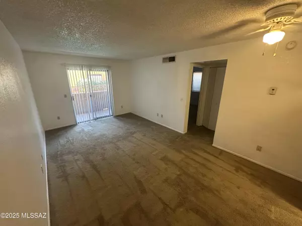 Tucson, AZ 85719,1810 E BLACKLIDGE Drive #Unit912