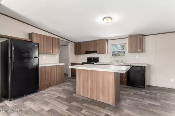 11170 W Critty Lane, Tucson, AZ 85743