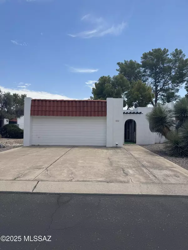 6752 E Via Dorado, Tucson, AZ 85715