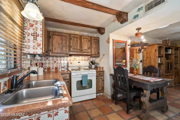 445 S Paseo Quinta #APT C, Green Valley, AZ 85614