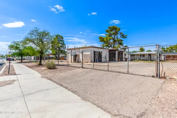 2020 W Ruthrauff Road, Tucson, AZ 85705