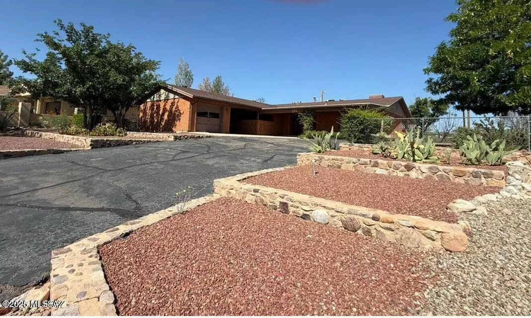 Benson, AZ 85602,876 S La Mesa Drive