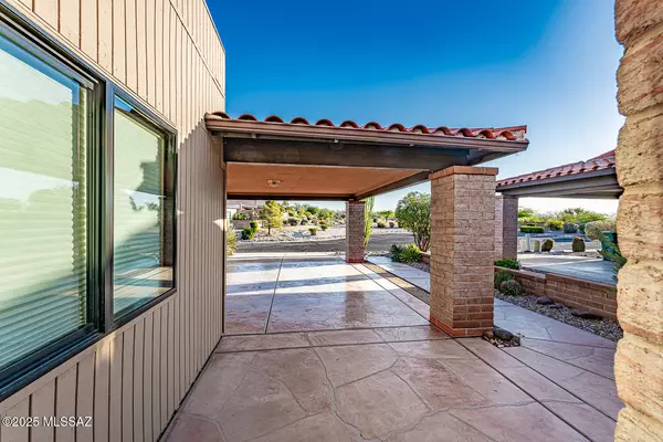 Green Valley, AZ 85622,933 W Calle Del Vencejo