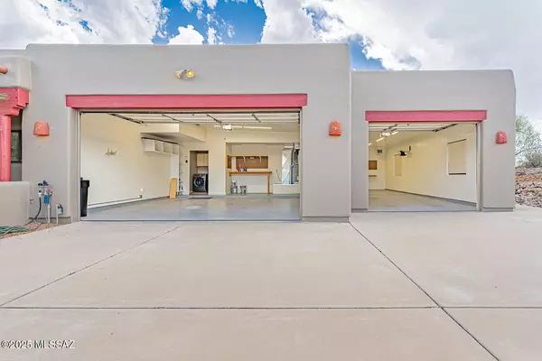 Green Valley, AZ 85614,682 E Armor Springs Place