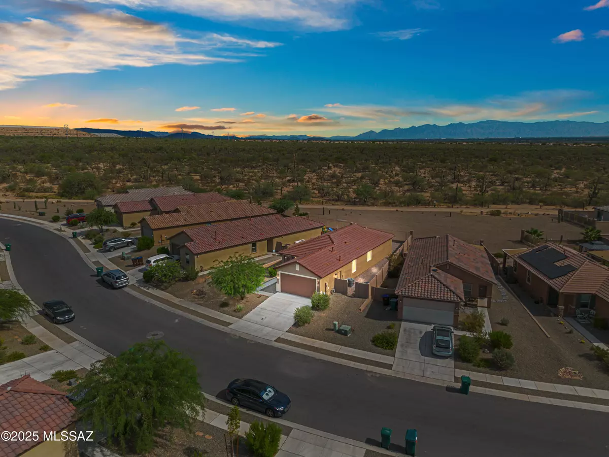 Sahuarita, AZ 85629,806 W Calle Calca