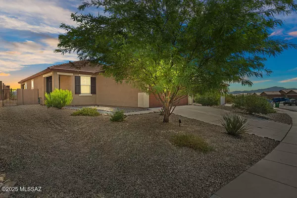 Sahuarita, AZ 85629,806 W Calle Calca