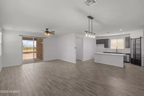 Sahuarita, AZ 85629,806 W Calle Calca