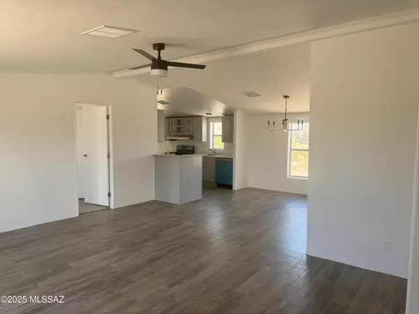 11621 S Mary Jane Warner Drive, Vail, AZ 85641