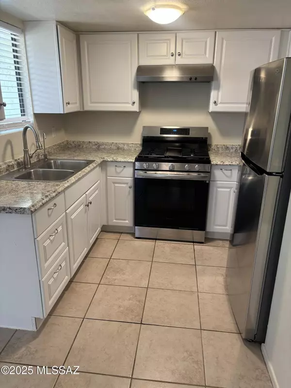 Tucson, AZ 85712,4138 E Desert Place