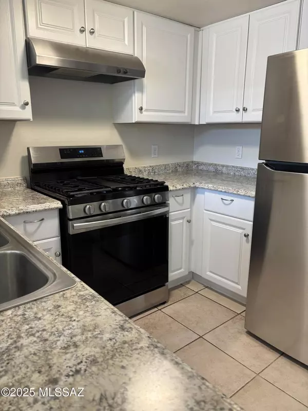 Tucson, AZ 85712,4138 E Desert Place