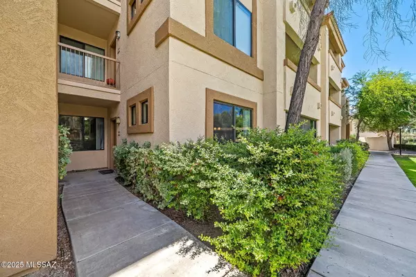 Tucson, AZ 85718,2550 E River Road #13105