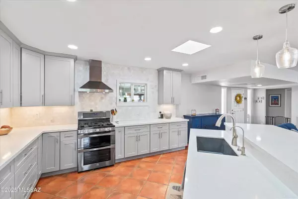 6100 N Oracle Road #APT 22, Tucson, AZ 85704