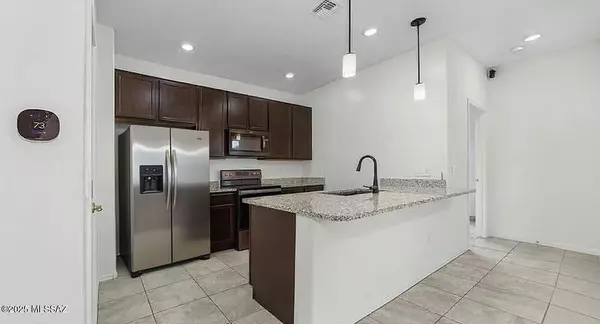 Sahuarita, AZ 85629,870 W Calle Tikal