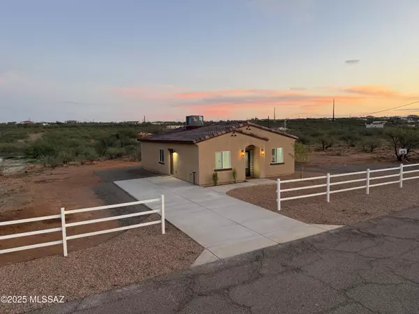 104 Escocia Court, Rio Rico, AZ 85648