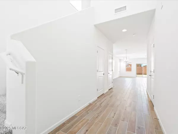 6382 E Via Valdivia, Tucson, AZ 85756