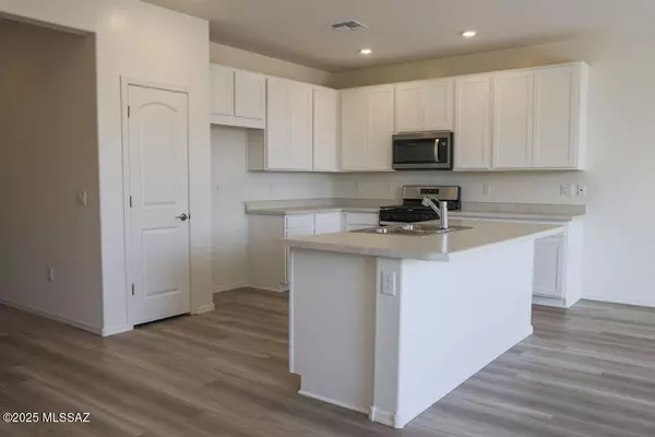 Sahuarita, AZ 85629,929 W Calle Alta Curva