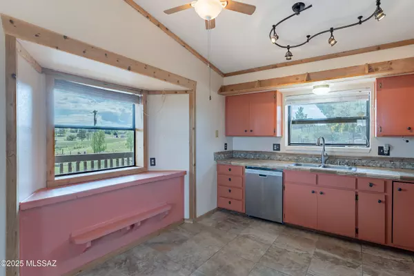 Sonoita, AZ 85637,8 Chula Court