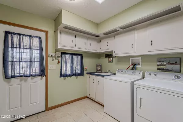 Green Valley, AZ 85614,1870 N Via Frondosa