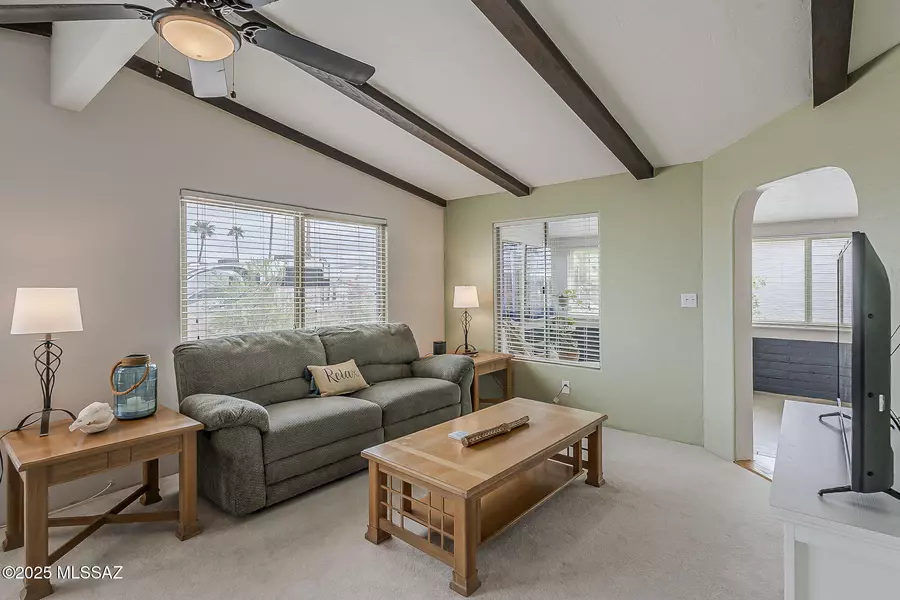 1870 N Via Frondosa, Green Valley, AZ 85614