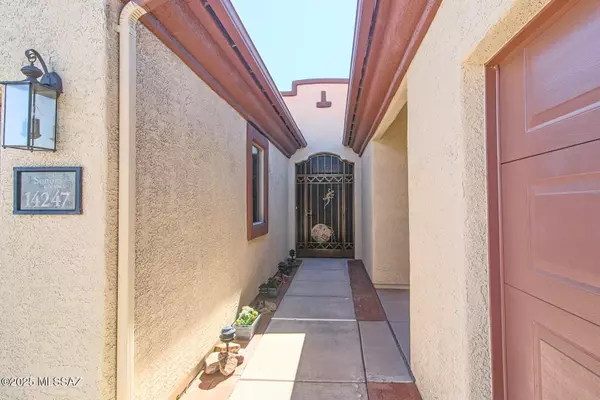 Sahuarita, AZ 85629,14247 S Via Del Farolito