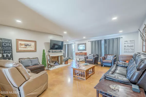 Tucson, AZ 85711,6120 E 5th Street #UNIT B121