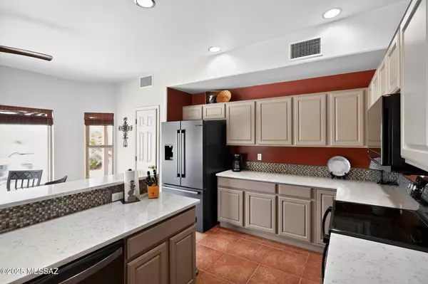 Vail, AZ 85641,14272 E Whispering Ocotillo Place