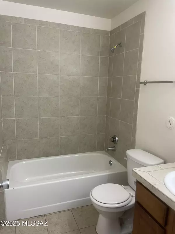 Tucson, AZ 85719,1810 E Blacklidge Drive #1012