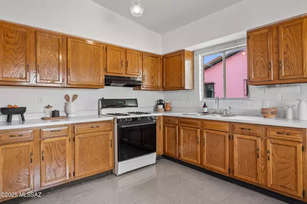 Tucson, AZ 85701,1136 S 7th Avenue