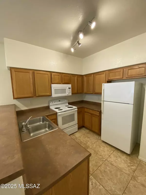 Tucson, AZ 85719,1250 E Weimer Ci E Circle #27