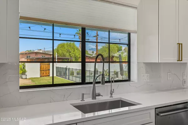 Tucson, AZ 85719,2121 E 2nd Street