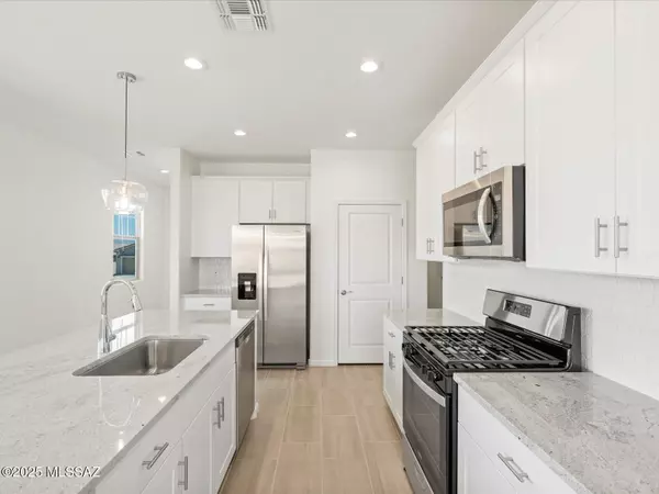 10338 E Red Slate Place, Tucson, AZ 85748