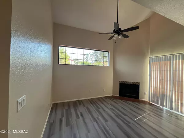 Tucson, AZ 85719,4285 N River Grove Circle #215