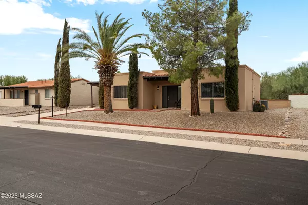1000 S La Higuera, Green Valley, AZ 85614