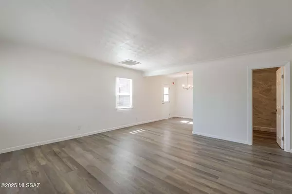 Tucson, AZ 85711,4766 E 2nd Street