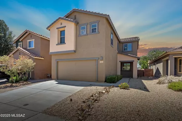 910 E Burkett Place, Sahuarita, AZ 85629