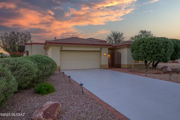 4594 S Moon River Place,  Green Valley,  AZ 85622