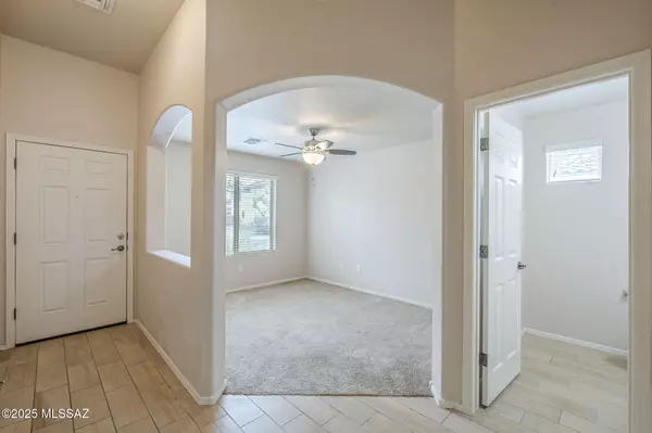 Marana, AZ 85653,8760 W Saguaro Moon Road