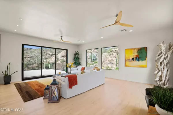 3898 N Camino Ojo De Agua, Tucson, AZ 85749