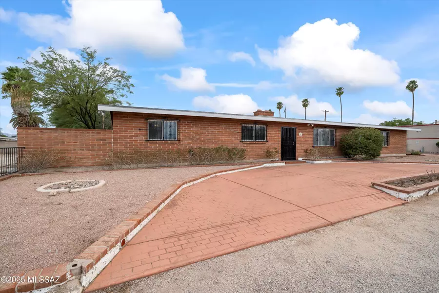 40 N Leonora Avenue, Tucson, AZ 85711