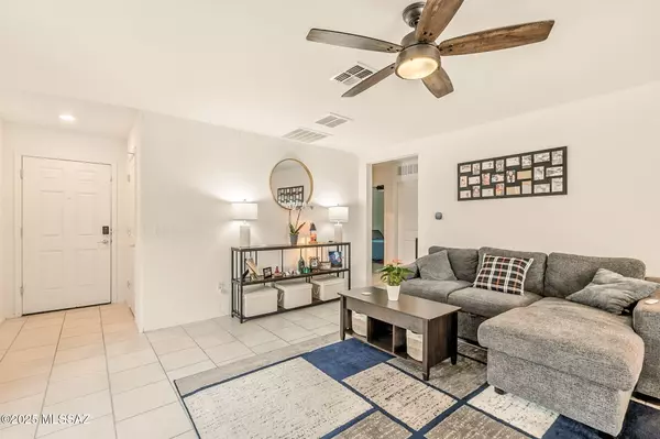 Sahuarita, AZ 85629,750 W Calle Calca