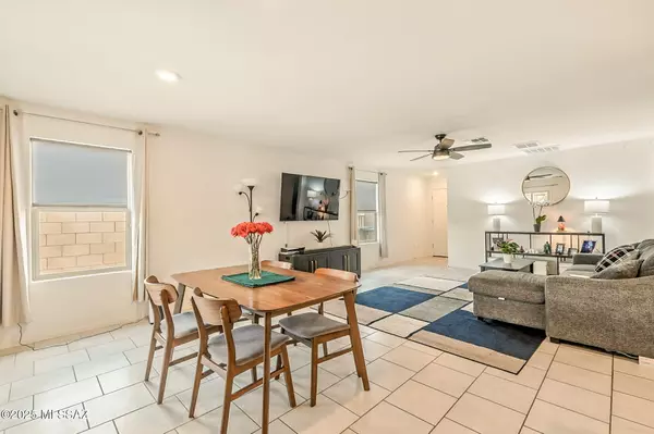 Sahuarita, AZ 85629,750 W Calle Calca