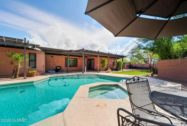 Tucson, AZ 85750,8470 E Crestridge Drive
