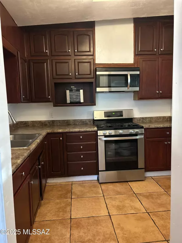 Tucson, AZ 85756,6702 S 10th Avenue