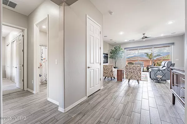 Green Valley, AZ 85614,878 N Camino Colina Del Pino