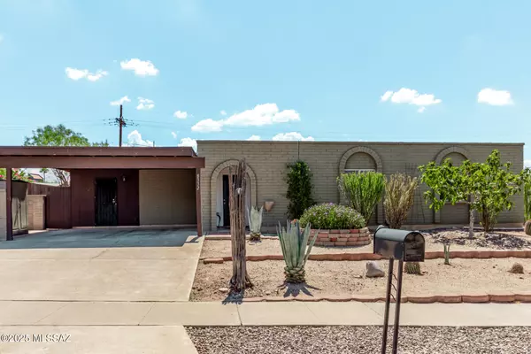 8332 E Beverly Street, Tucson, AZ 85710