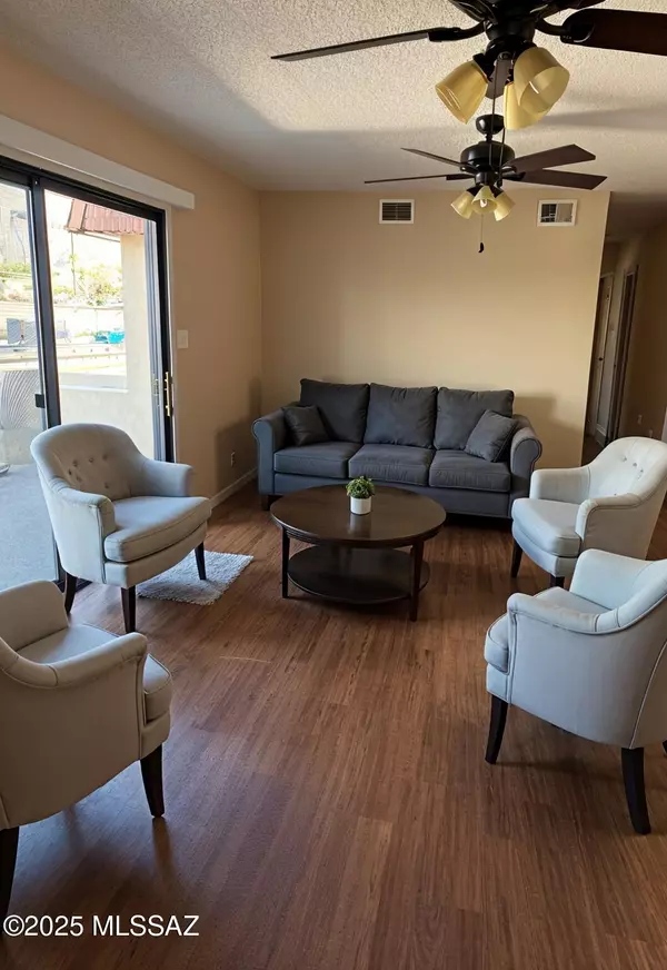 Tucson, AZ 85704,461 W Yucca Court #309